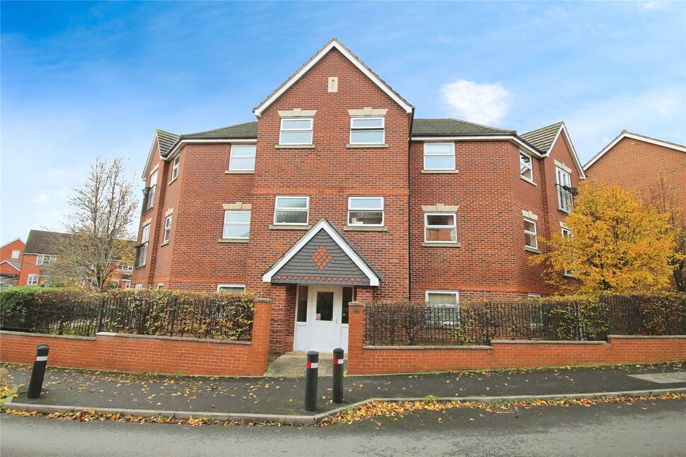 Main image of 2 bedroom  Flat for sale, Railway Walk, Bromsgrove, Worcestershire, B60