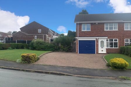 Brookweed, 3 bedroom Semi Detached House to rent, £1,100 pcm