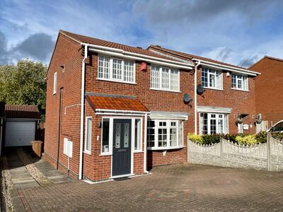 Aspbury Croft, 3 bedroom Semi Detached House to rent, £1,150 pcm