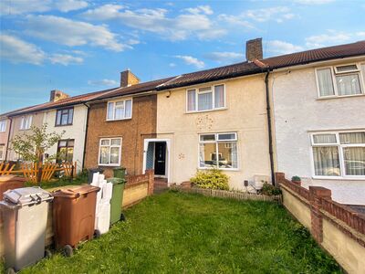 Easebourne Road, 2 bedroom Mid Terrace House to rent, £1,800 pcm