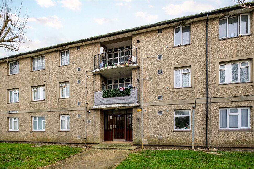 Main image of 2 bedroom  Flat for sale, Padnall Court, Bardfield Avenue, Chadwell Heath, RM6