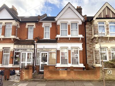 Clarissa Road, 3 bedroom Mid Terrace House to rent, £2,100 pcm