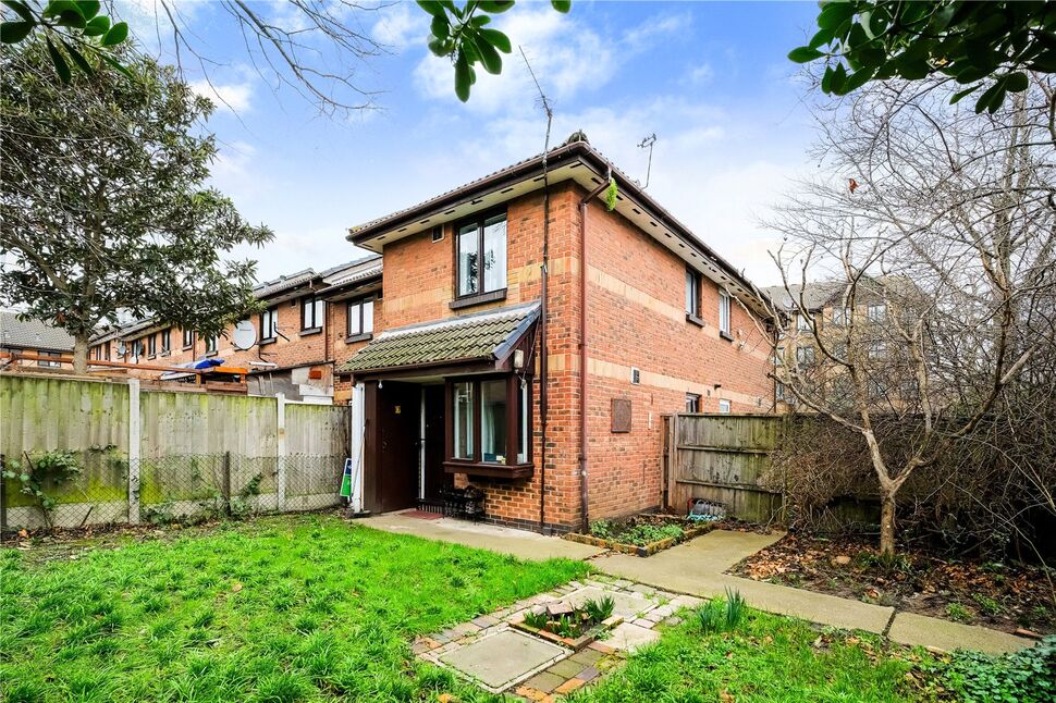 Main image of 1 bedroom End Terrace House for sale, Joshua Street, London, E14