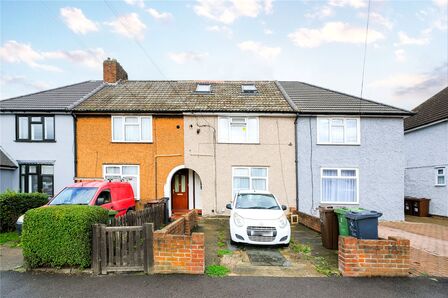 3 bedroom Mid Terrace House for sale