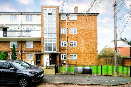 Grantham Court, 2 bedroom  Flat for sale, £250,000