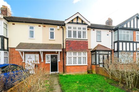 Salcombe Drive, 3 bedroom Mid Terrace House for sale, £450,000