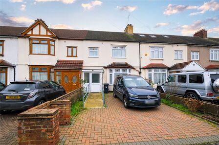 Cranley Drive, 3 bedroom Mid Terrace House for sale, £525,000