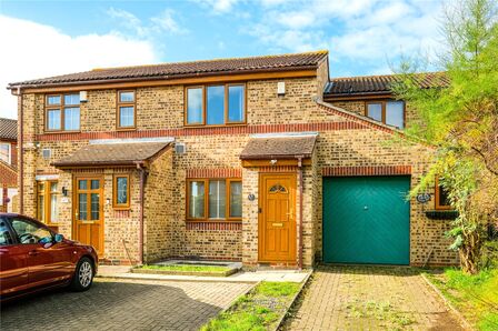 2 bedroom Mid Terrace House for sale