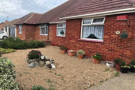 Brunswick Road, 2 bedroom  Bungalow to rent, £1,300 pcm