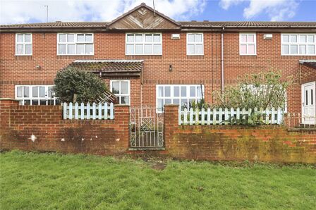 South View, 3 bedroom Mid Terrace House for sale, £150,000