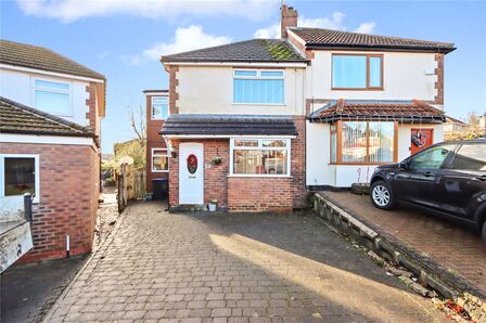 Appledore Gardens, 3 bedroom Semi Detached House to rent, £1,000 pcm