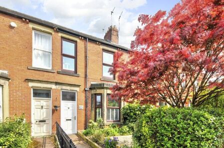 3 bedroom Mid Terrace House for sale