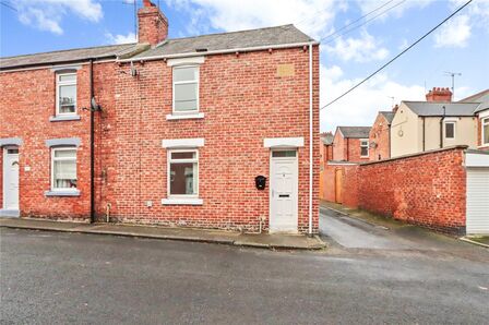 Ramsey Street, 2 bedroom End Terrace House to rent, £650 pcm