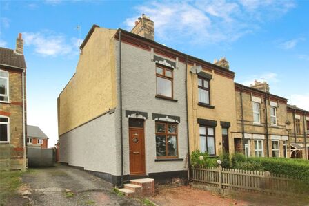 2 bedroom End Terrace House for sale