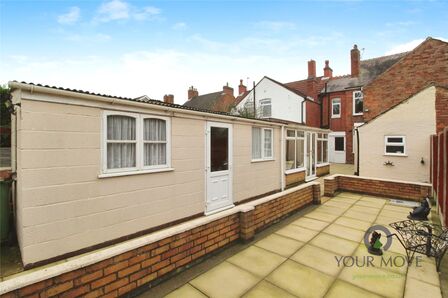 3 bedroom Mid Terrace House for sale