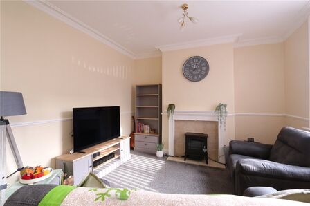 2 bedroom Mid Terrace House to rent