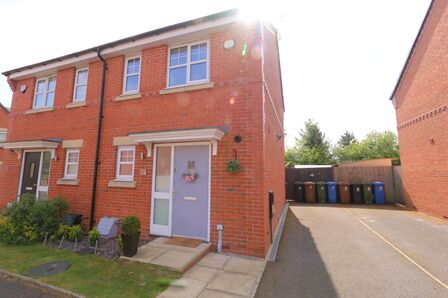 2 bedroom Semi Detached House to rent