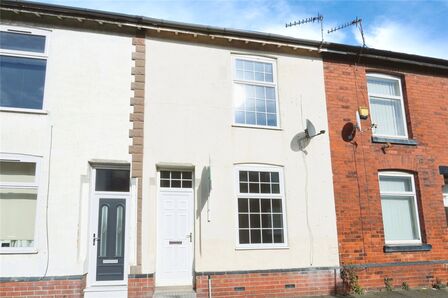 2 bedroom Mid Terrace House to rent