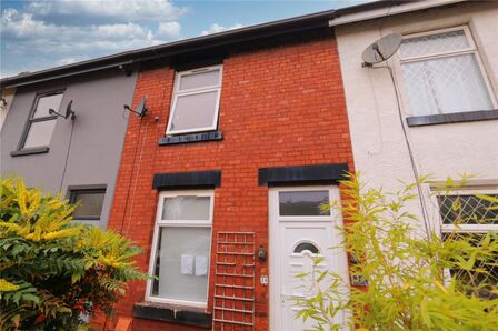 2 bedroom Mid Terrace House for sale