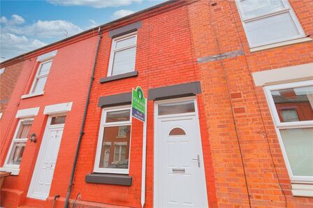 2 bedroom Mid Terrace House to rent