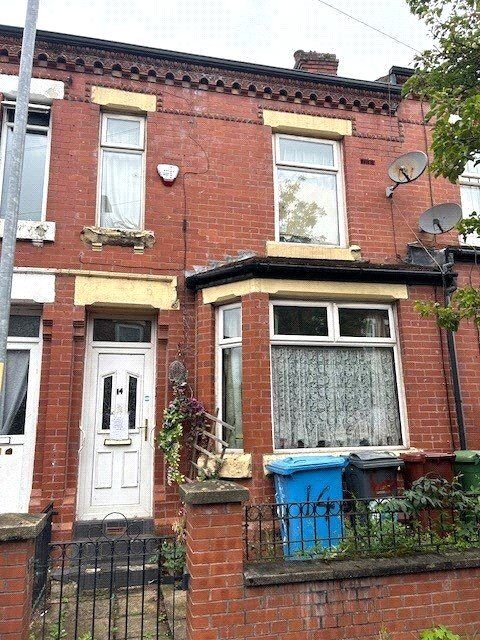 Main image of 3 bedroom Mid Terrace House for sale, Oakfield Grove, Manchester, Greater Manchester, M18