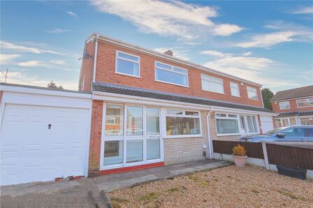 Martin Close, 3 bedroom Semi Detached House for sale, £260,000