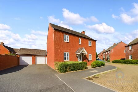 Hazel Close, 4 bedroom Detached House for sale, £415,000