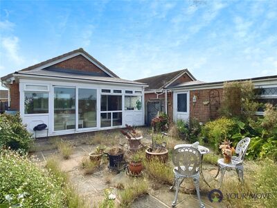 Tolkien Road, 3 bedroom Detached Bungalow for sale, £375,000