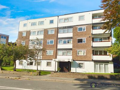 Carew Road, 3 bedroom  Flat for sale, £220,000