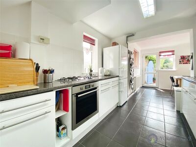 Aylesbury Avenue, 3 bedroom Semi Detached House for sale, £369,000