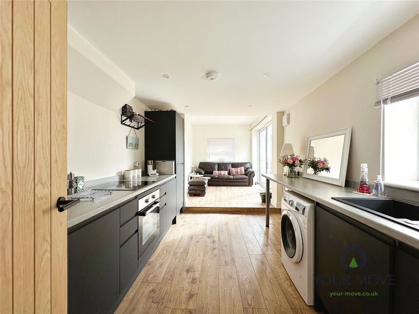 Main image of 1 bedroom  Flat for sale, Seaside, Eastbourne, East Sussex, BN22