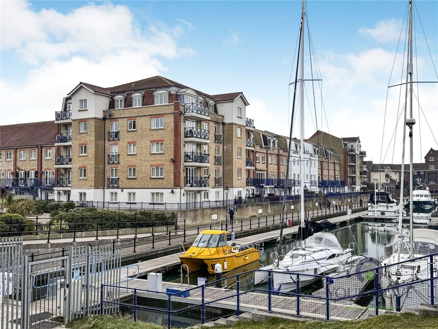 Main image of 2 bedroom  Flat for sale, The Piazza, Eastbourne, East Sussex, BN23