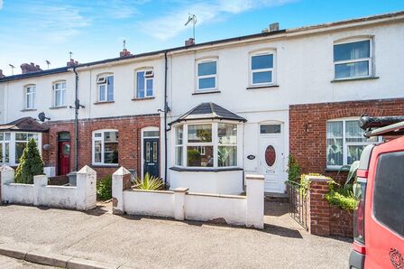 Rosebery Road, 2 bedroom Mid Terrace House to rent, £1,100 pcm