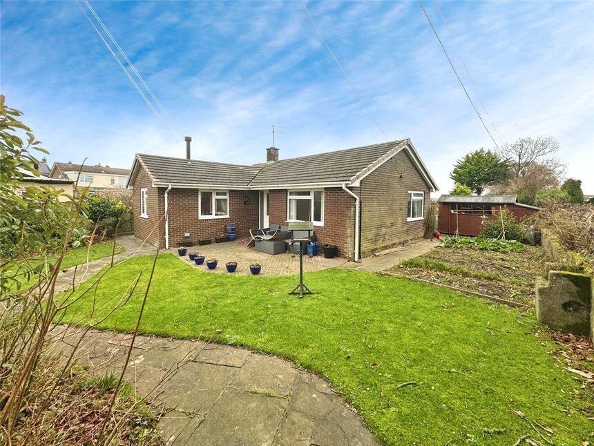 2 bedroom Detached Bungalow for sale