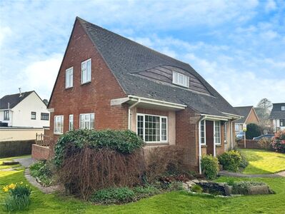 Douglas Avenue, 3 bedroom Detached House for sale, £600,000