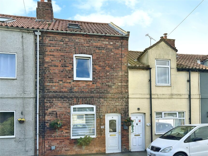 3 bedroom Mid Terrace House for sale