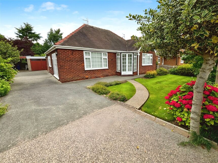 Main image of 2 bedroom Detached Bungalow for sale, Shaftesbury Avenue, Goole, DN14