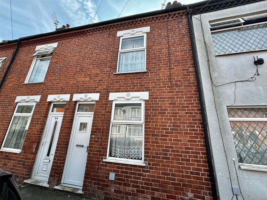 3 bedroom Mid Terrace House for sale