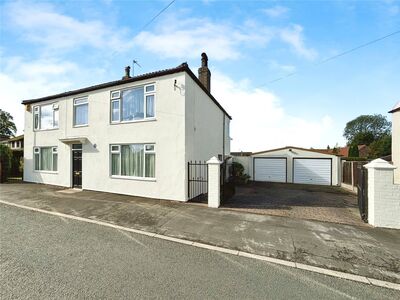 High Street, 4 bedroom Detached House for sale, £335,000