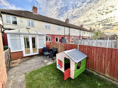 2 bedroom End Terrace House for sale