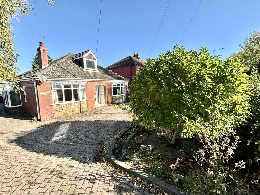 Main image of 3 bedroom Detached Bungalow for sale, Rawcliffe Road, Airmyn, Goole, DN14