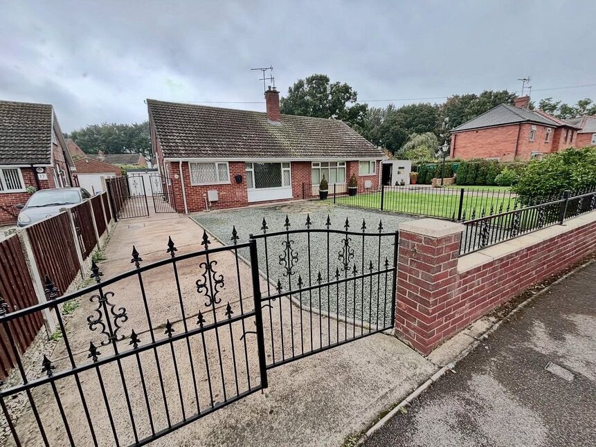 Main image of 2 bedroom Semi Detached Bungalow for sale, Thorpe Road Avenue, Howden, Goole, DN14