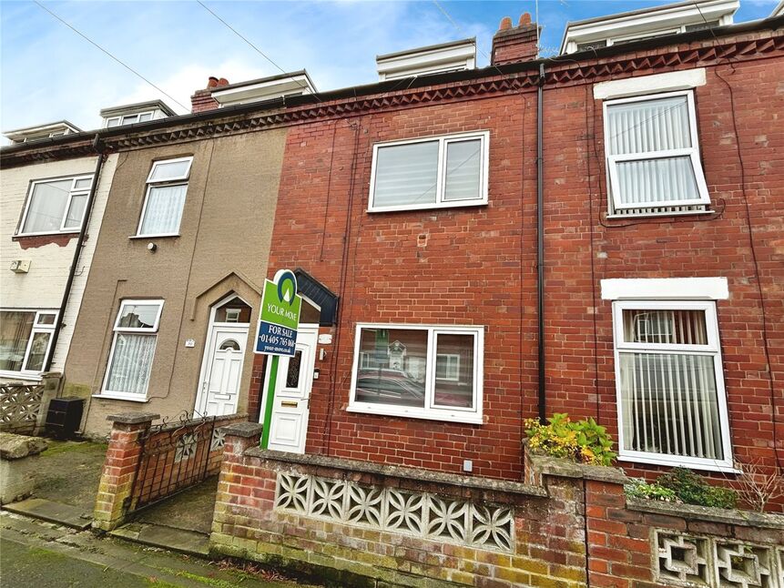 Main image of 2 bedroom Mid Terrace House for sale, Queensway, Goole, DN14