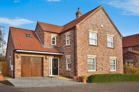 Millstone Garth, 4 bedroom Detached House for sale, £475,000