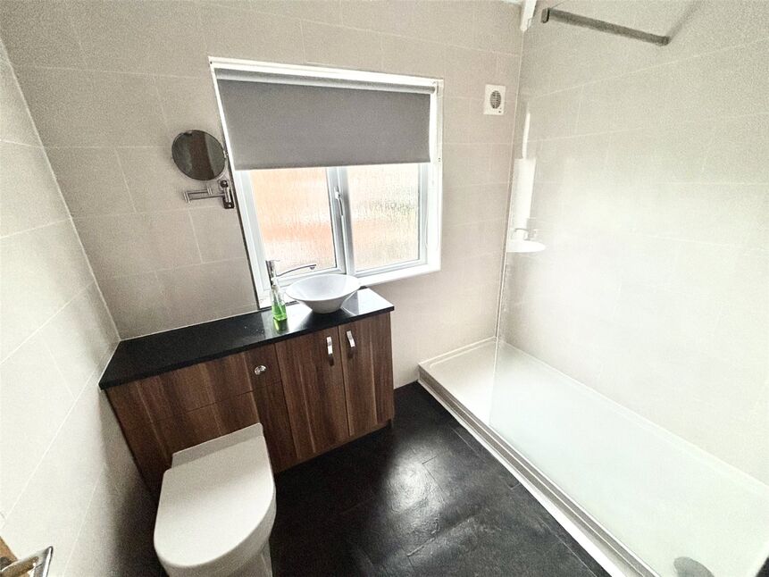 Shower Room / Wc