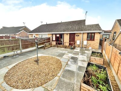 Silvertree Walk, 2 bedroom Semi Detached Bungalow for sale, £135,000