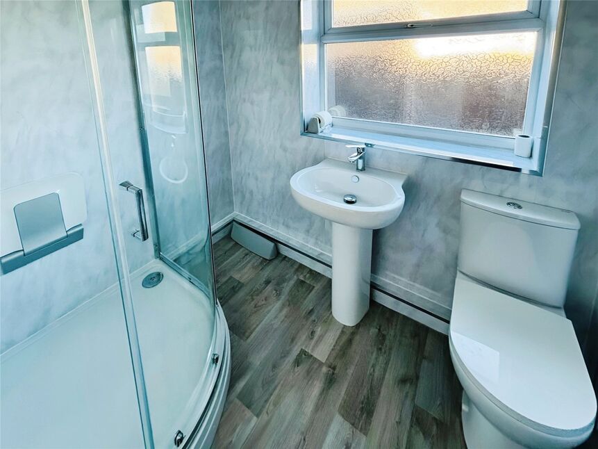 Shower Room / Wc