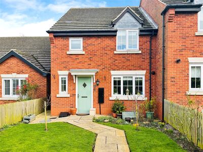 High Street, 3 bedroom End Terrace House for sale, £215,000