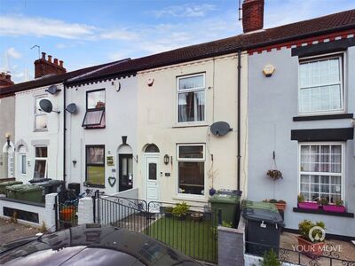 Isaacs Road, 2 bedroom Mid Terrace House for sale, £140,000