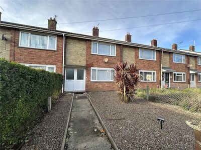 New College Close, 2 bedroom Mid Terrace House to rent, £825 pcm